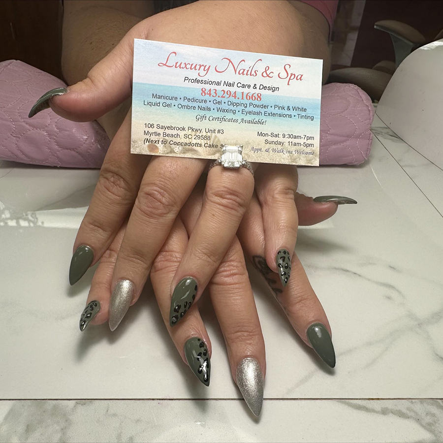 Luxury Nails & Spa nail photo 2