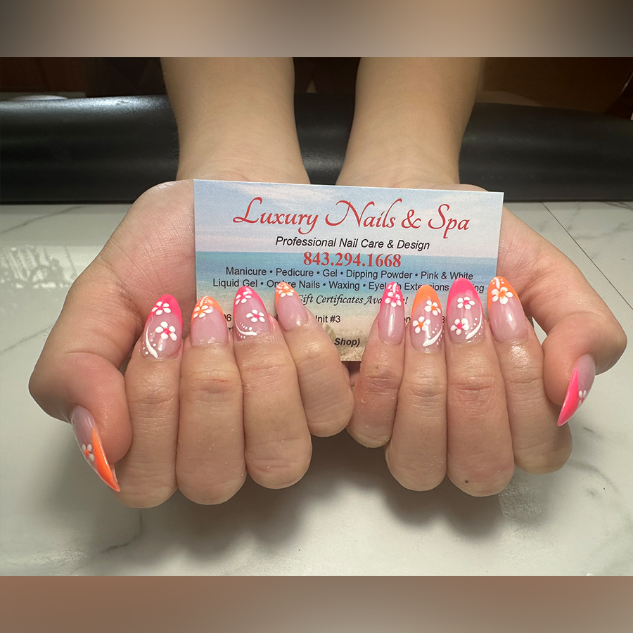 Luxury Nails & Spa nail photo 3